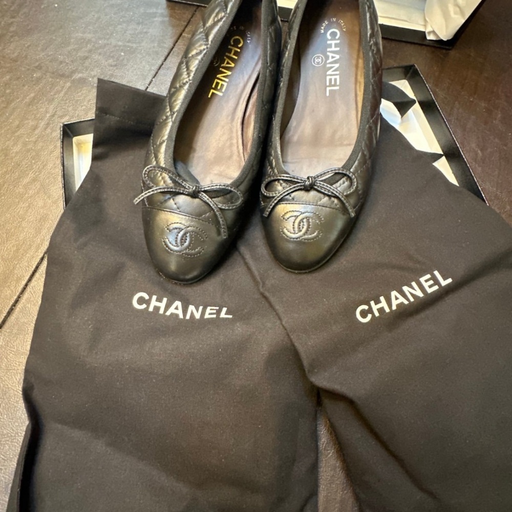 Chanel Black Quilted Calf Skin Ballerina Size 6 B